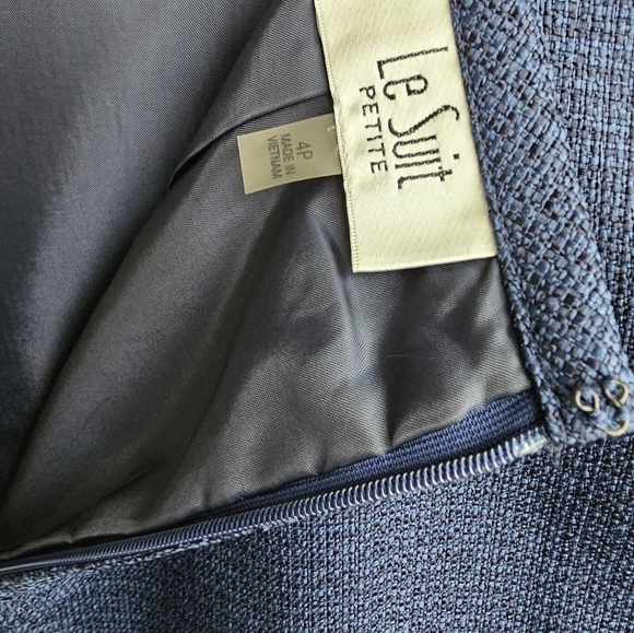 LE SUIT Petite 3 Button Navy Blue Two Piece Skirt Suit - Picture 10 of 14